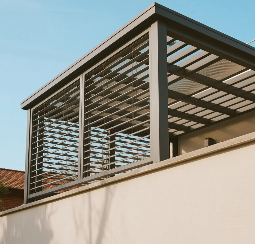 Aluminum louvered roof gazebo
