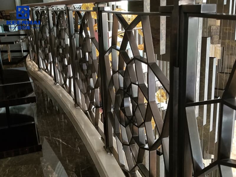 Aluminum Garden Fence installation