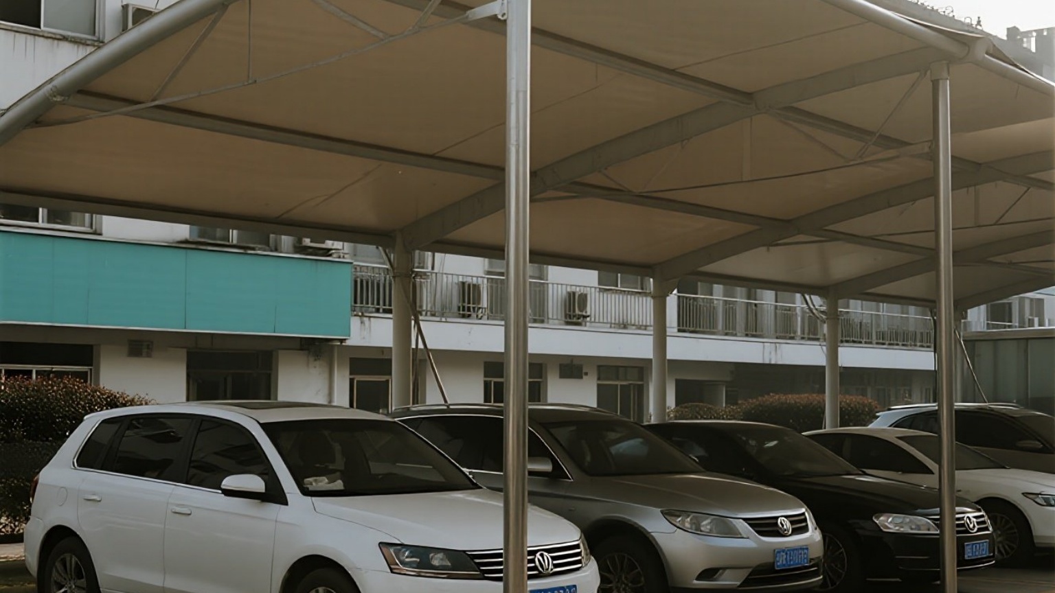 Custom aluminum car shelter