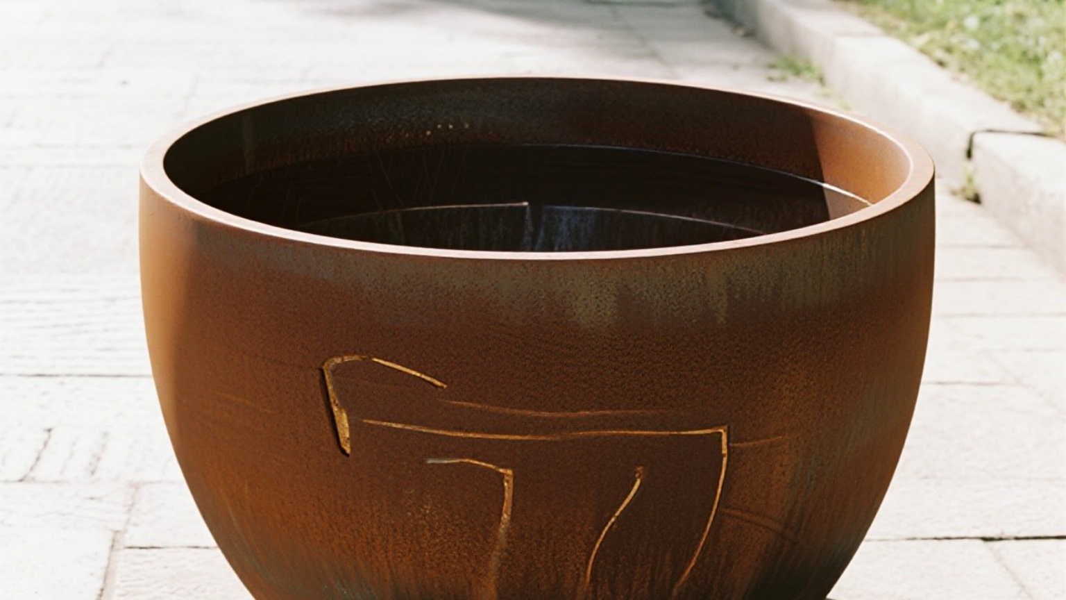 Premium aluminum flower pot