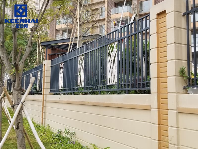 Durable Aluminum Slatted Fence